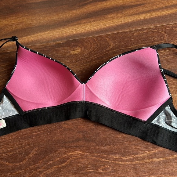 PINK Victoria's Secret Black Graphic Bra Size 32C - Picture 3 of 4